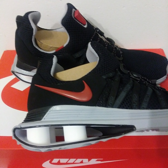 Men\'s Size 11.5 Nike Shox Gravity main image 4